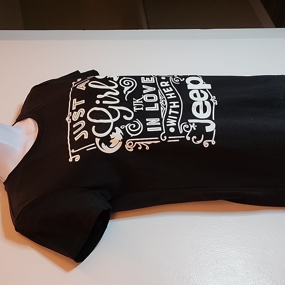 Jeep T-Shirt, Black and White, Size Small - Picture 3 of 4